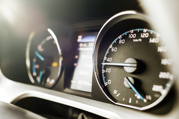 Top 3 Signs of a Broken Speedometer - Autobahn Auto Repair